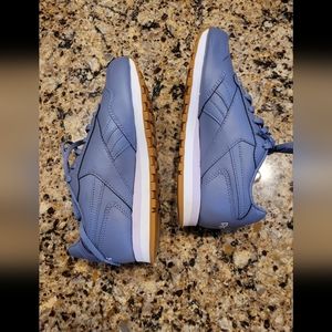 Reebok purple sneakers size 6